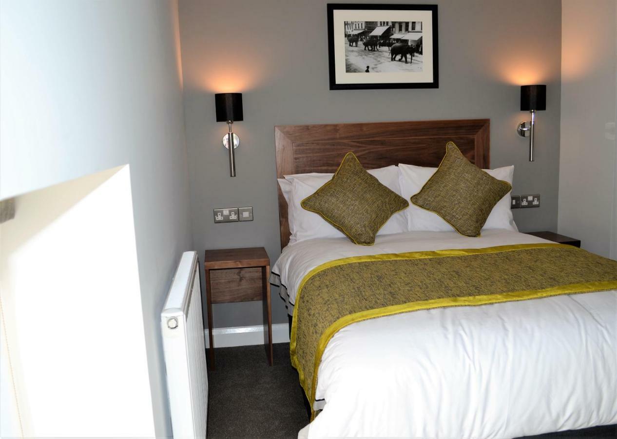 New Park Hotel Carmarthen Exteriér fotografie